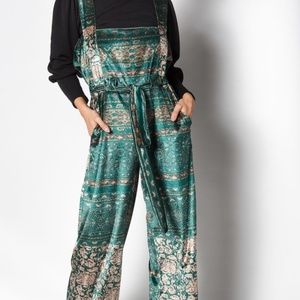 Nidodileda Emerald Green Velvet Jumpsuit